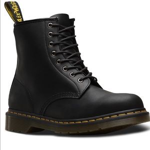 DR MARTENS 8 EYE SIZE 6